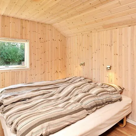 Four-bedroom Holiday In 11 *
