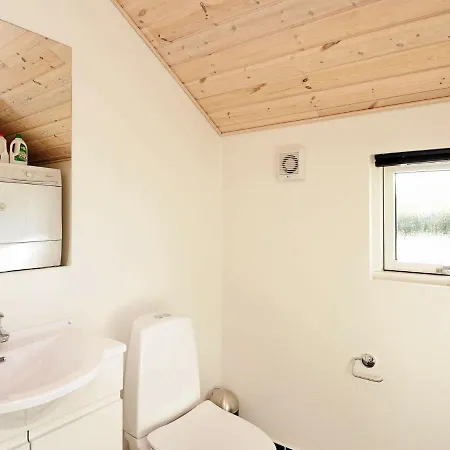 Four-bedroom Holiday In 11 * Hemmet