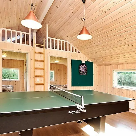 Four-bedroom Holiday In 11 Casa de Férias
